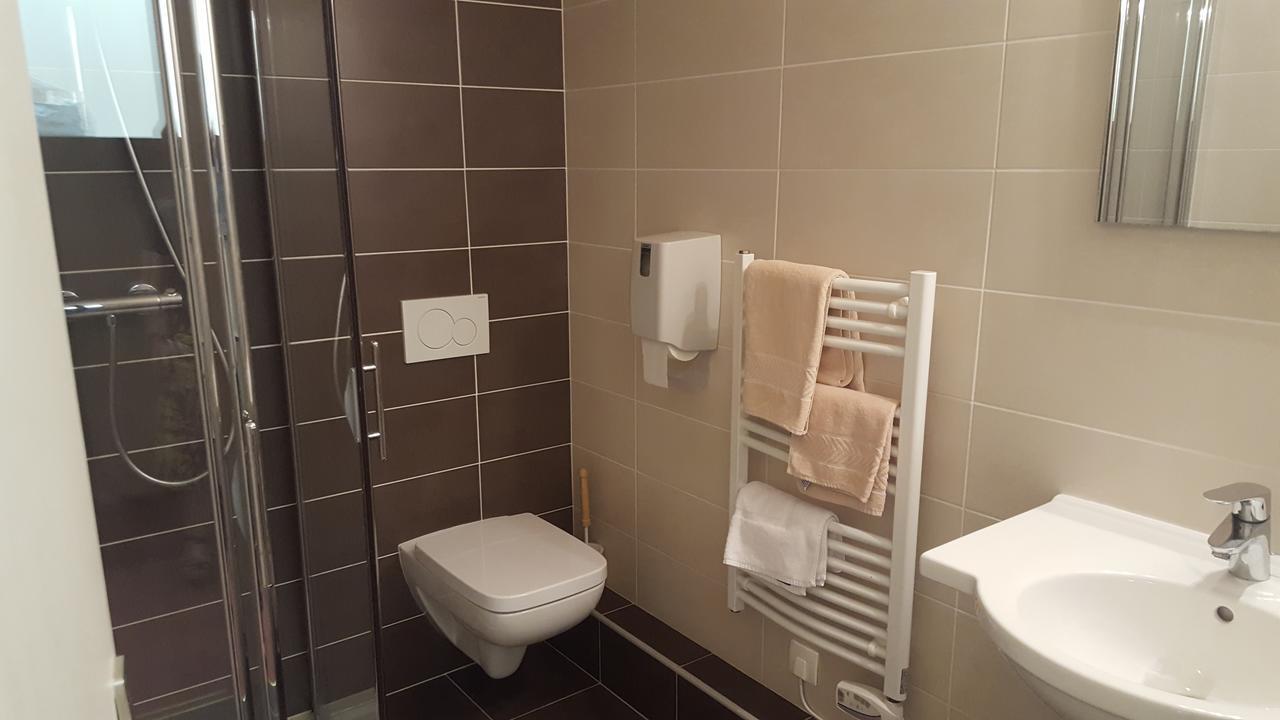 Hotel Le Soli Сен-Жульєн-ан-Женевуа Екстер'єр фото